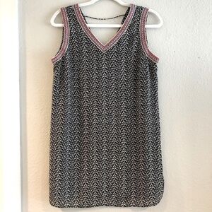 The Limited Black and White Sleeveless Tunic Blouse